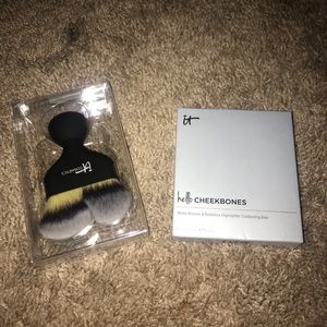 It cosmetics hello cheekbones contouring kit